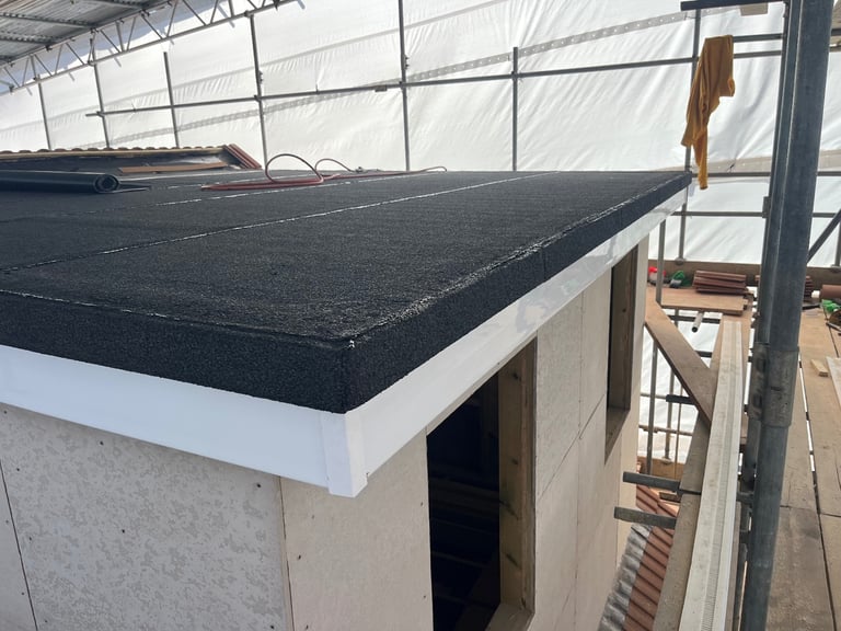 image for Flat roofer specialist 