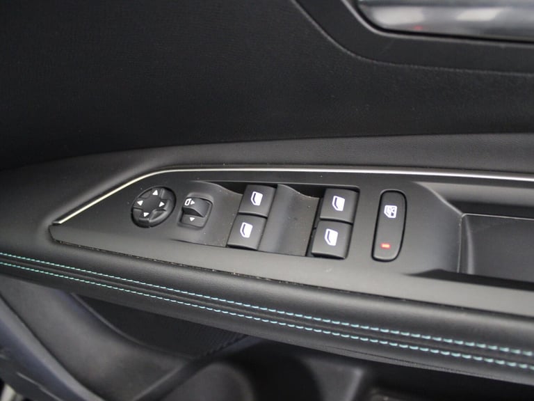 2024 Peugeot 3008 1.6 Hybrid 225 Allure 5dr e-EAT8 Crossover/SUV PETROL/ELECTRIC Automatic