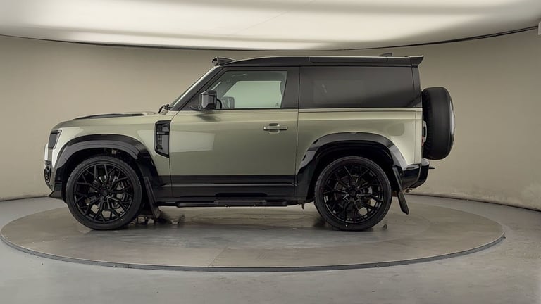 2024 Land Rover Defender 3.0 D300 X-Dynamic HSE 90 3dr Auto ESTATE DIESEL Automatic