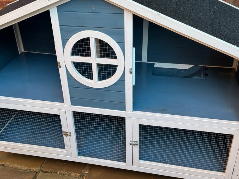 Rabbit / Guinea pig hutch