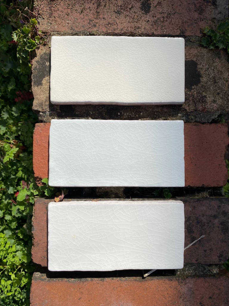 Kitchen tiles in neutral shades