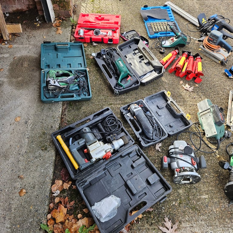 Various Tools Shed to clear