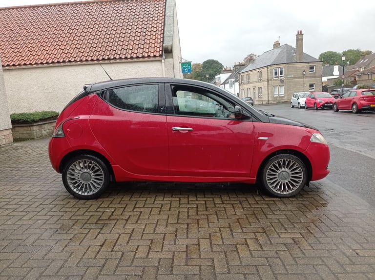 2014 Chrysler Ypsilon 