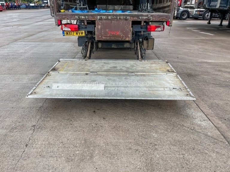 2017 (17) SCANIA P280 6X2 TAG CURTAINSIDE