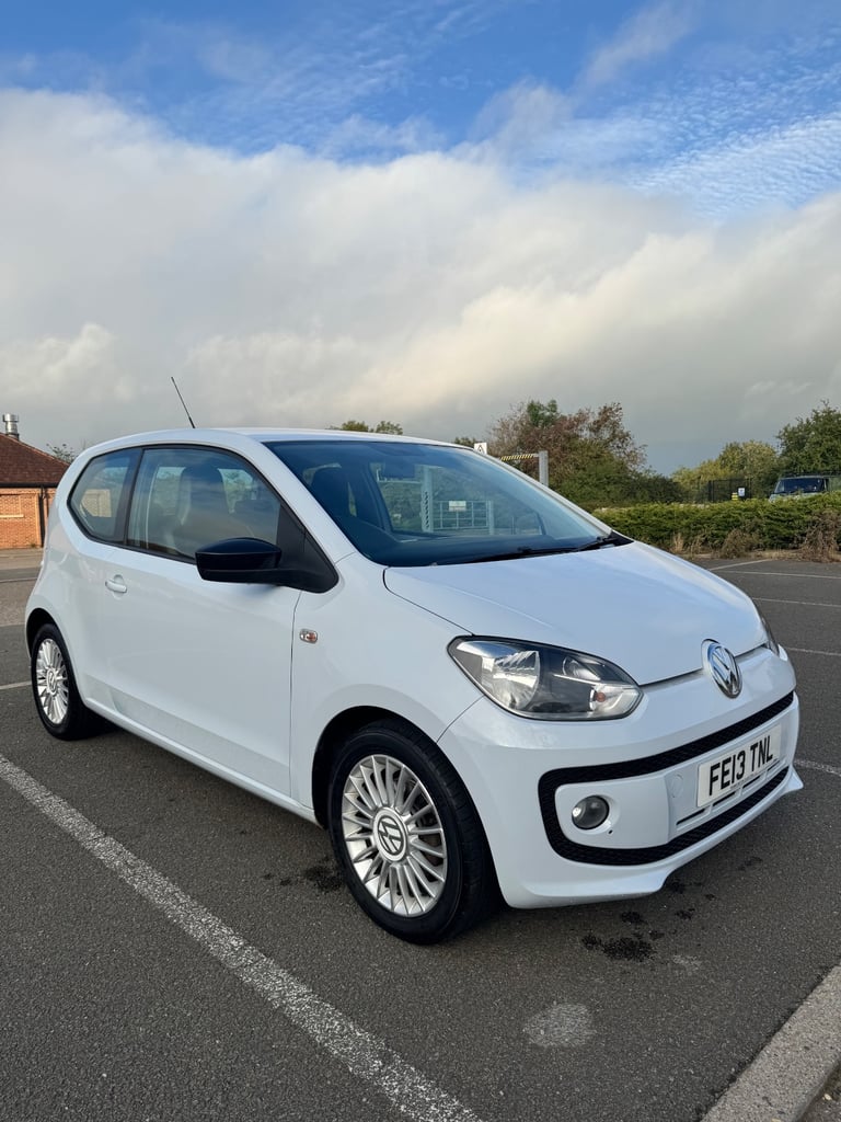 Volkswagen, UP, Hatchback, 2013, Manual, 999 (cc), 3 doors