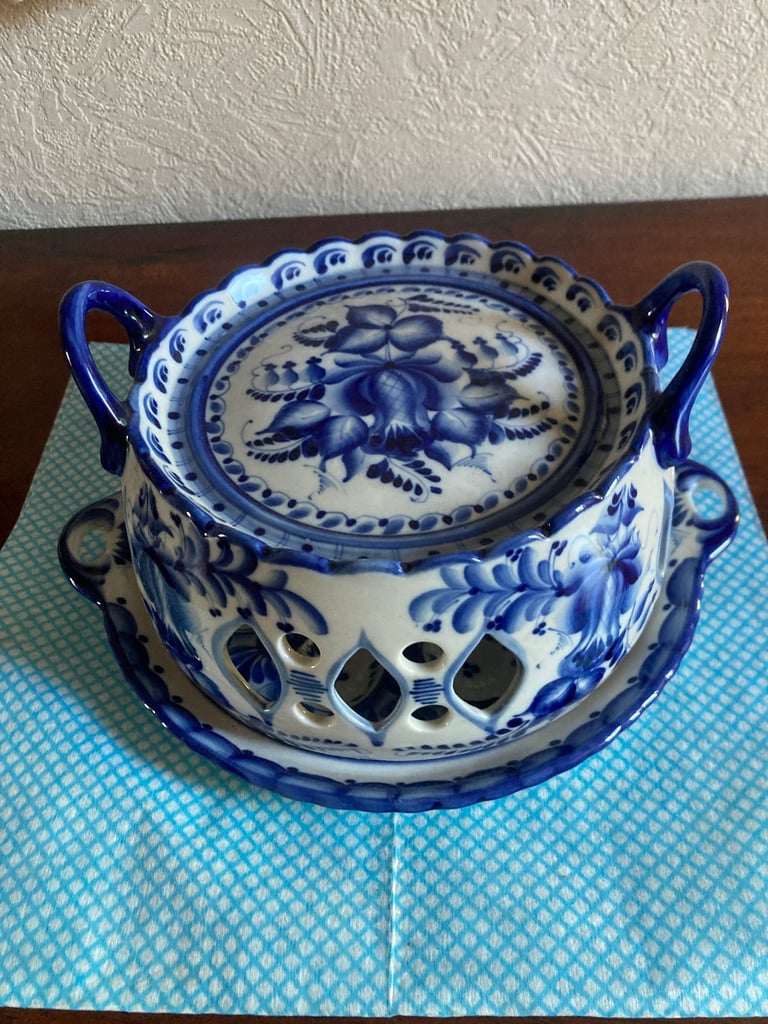 Vintage Gzhel Porcelain Russian Porcelain Blue & White Divided  egg Serving plate and cover