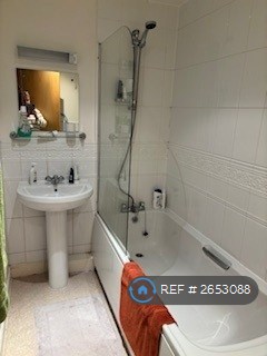 2 bedroom flat in Nightingale House, Nottingham, NG3 (2 bed) (#2653088)