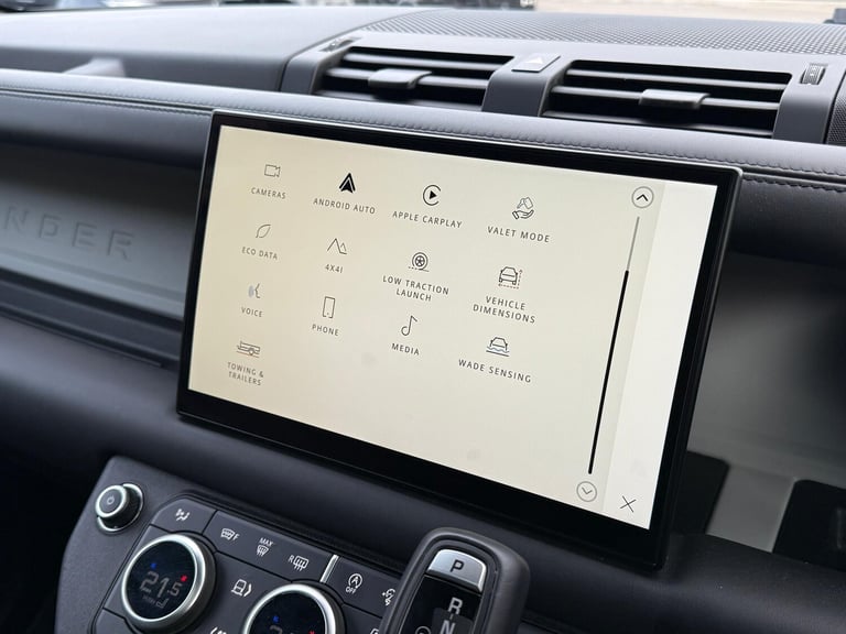 2022 Land Rover Defender 110 3.0 D300 MHEV HSE SUV 5dr Diesel Auto 4WD Euro 6 (s/s) (300 ps) ESTA...