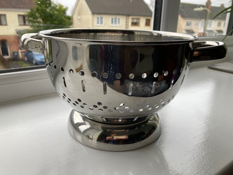 image for Deep metal colander 