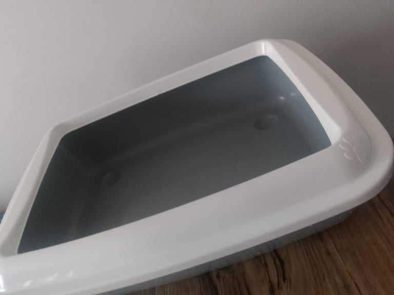 Kitten litter tray + scoop 