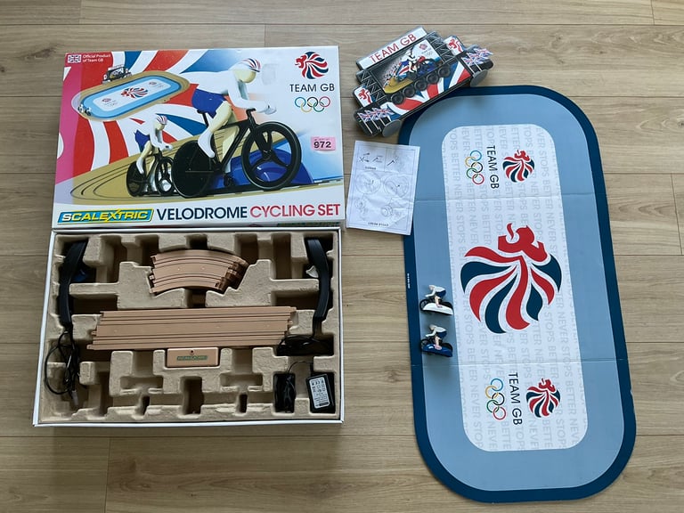 image for SCALEXTRIC VELODROME  CYCLING SET G1072 
