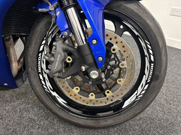 HONDA CBR600RR ** SCORPION EXHAUST - 12 MONTHS MOT - AKRA CHAIN GUARD **