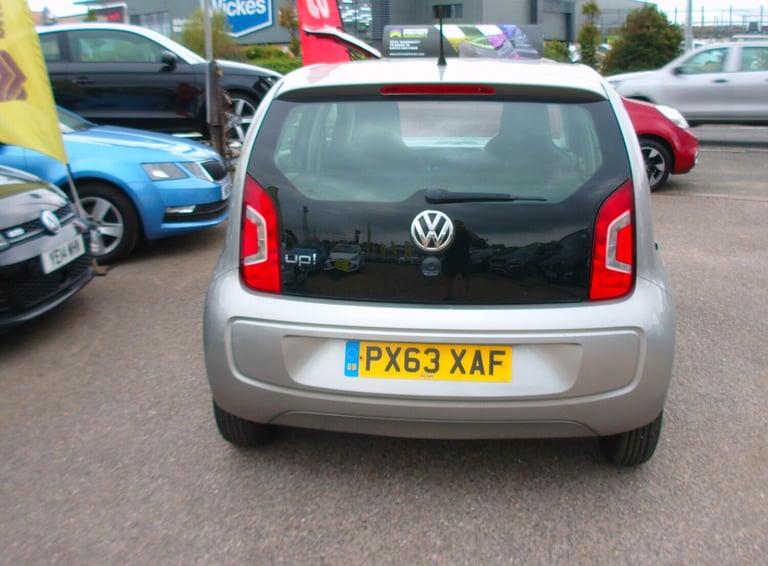 2014 Volkswagen Move Up 1.0 MOVE UP 5-Door Petrol
