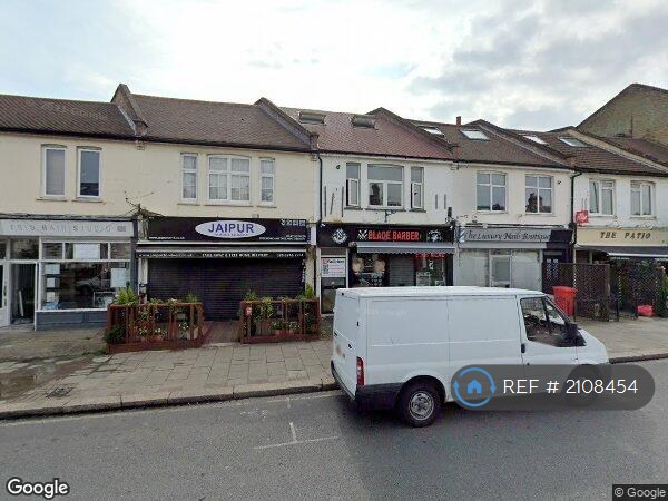3 bedroom flat in Wimbledon Park, Wimbledon, SW19 (3 bed) (#2108454)