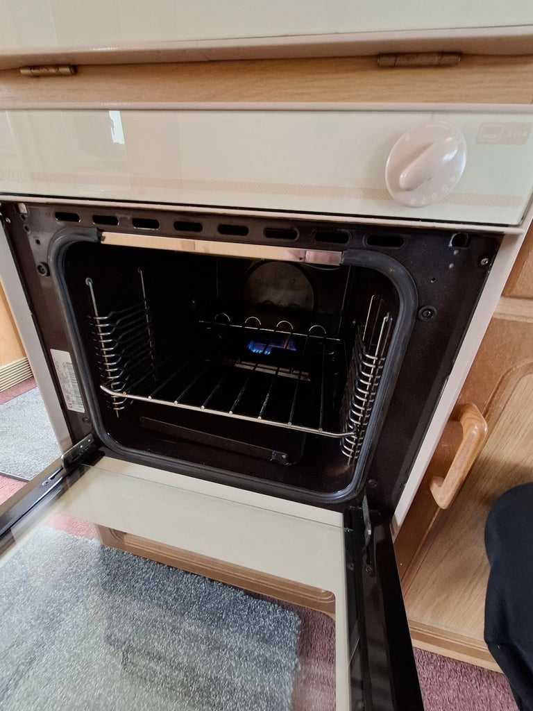 SELL 2000 Swift Challenger 490 SE LUX 5 berth