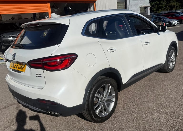 2022 MG MG HS 1.5 T-GDI 16.6kWh Exclusive Auto Euro 6 (s/s) 5dr ESTATE Petrol/Electric Hybrid Aut...