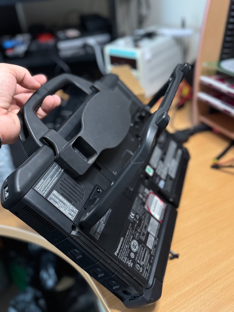 Panasonic Toughbook CF-D1 3th gen Rugged 16 Gb Ram 500 Gb Storage i5 gen 6th Pen Charger Windows Pro