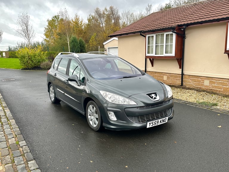 Peugeot 308 estate AUTOMATIC 7 seater