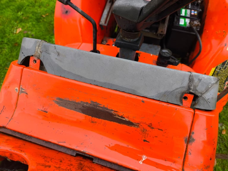 Kubota B1750 mini tractor 