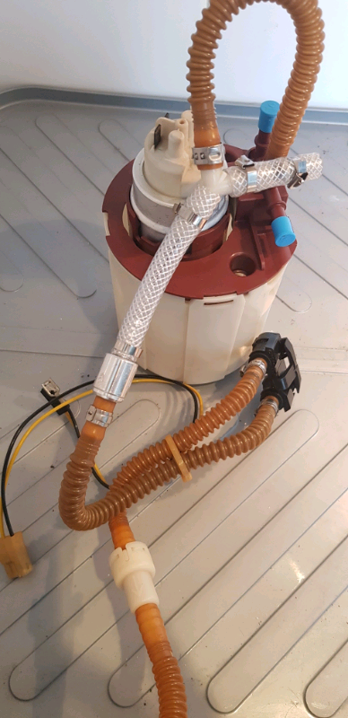 Porsche 996 turbo fuel pump and swirl pot