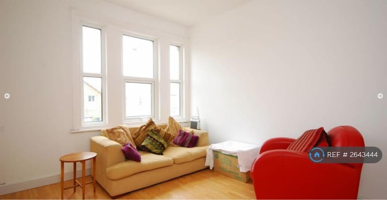 3 bedroom flat in Kings Road, Kingston, KT2 (3 bed) (#2643444)