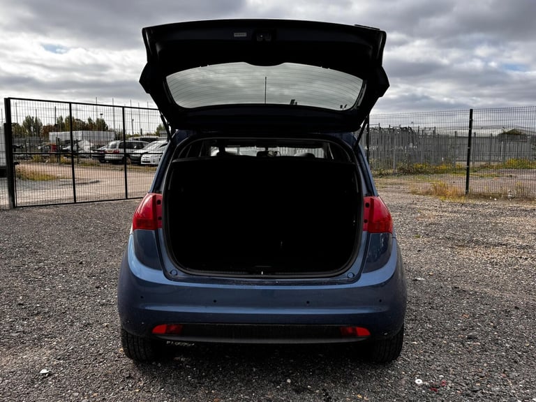  Kia Venga 1.6 3 MPV 5dr Petrol Auto Euro 5 (Sat Nav) (123 bhp) Petrol Automatic