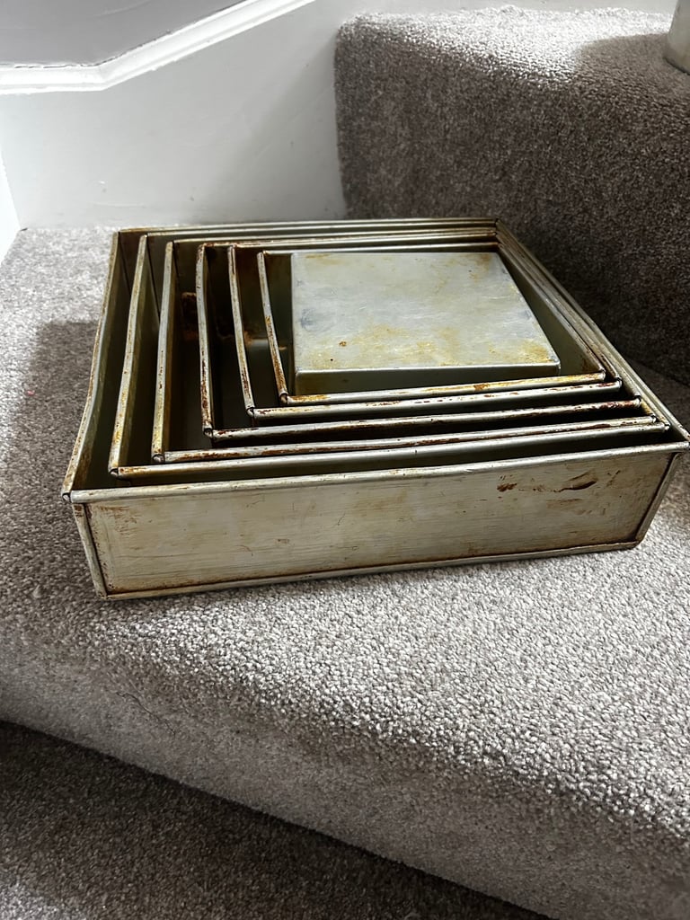 Professional cake tins 
