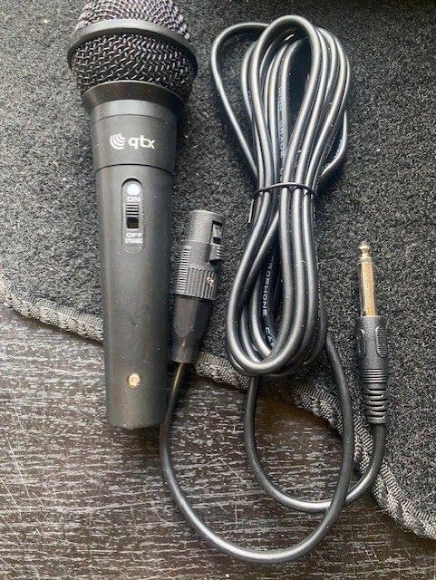 NEW MICROPHONE AND CABLE FOR SALE - STUNNING BLACK COLOUR - ONLY £15