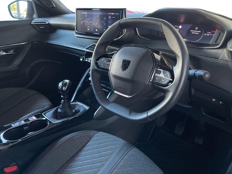 2025 Peugeot 2008 1.2 PureTech 130 Allure 5dr Estate Petrol Manual