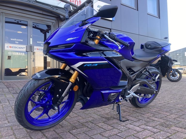 YAMAHA YZF-R3 2025 - ICON BLUE - BRAND NEW - IN STOCK - SAVE 300!