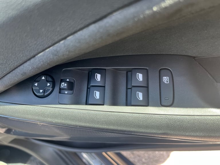 2022 Vauxhall Crossland Crossland 1.2T Ultimate 5dr Hatchback Petrol Automatic