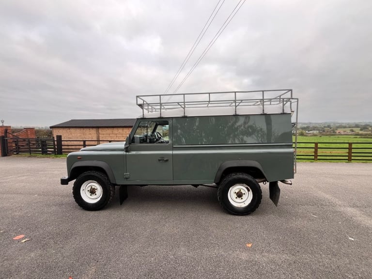 2012 Land Rover Defender 122bhp 2.2 TDCi Hard Top SUV Diesel Manual 4WD Euro 5 ONLY33K PANEL VAN ...