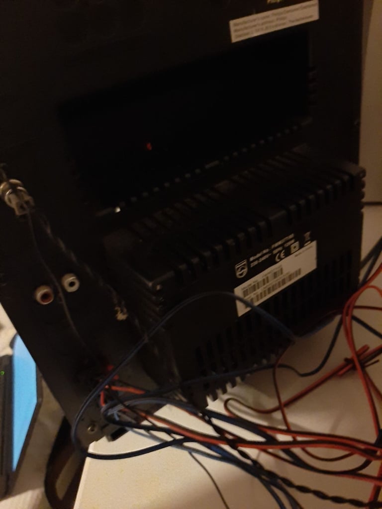 Phillips mp3 3cd changer hifi system