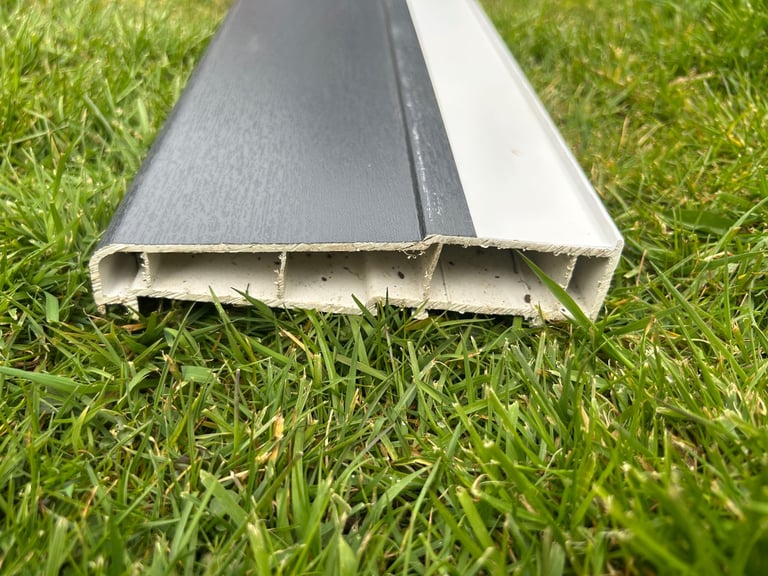 Anthracite door sill