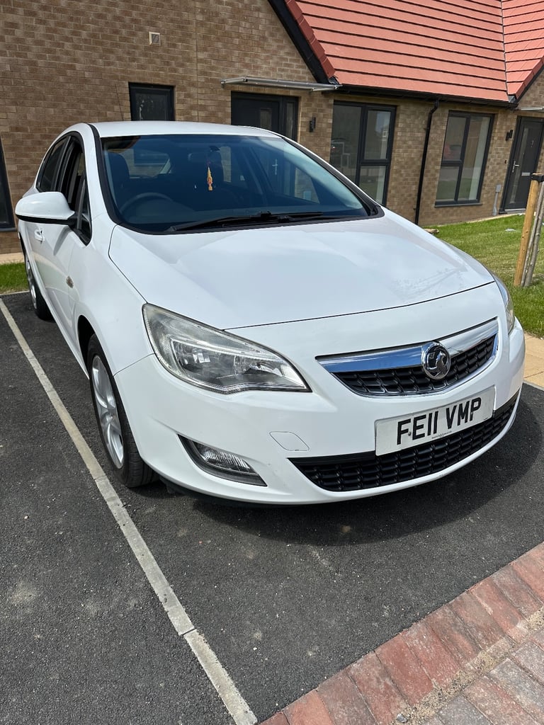 2011 Vauxhall Astra 1.7 Diesel 3 Months Mot Full Service Excellent Condition Car
