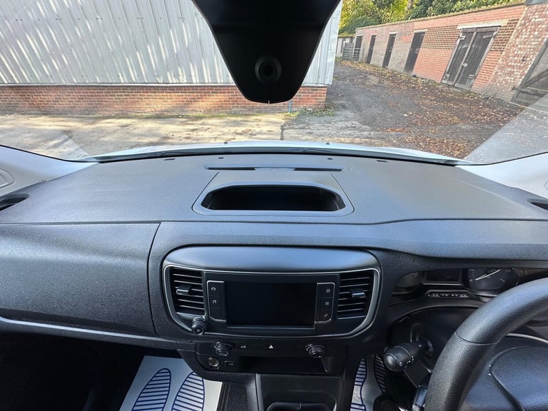 2023 Peugeot Expert 2.0 BlueHDi 1400 Professional Premium + Standard Panel Van MWB Euro 6 6dr PAN...