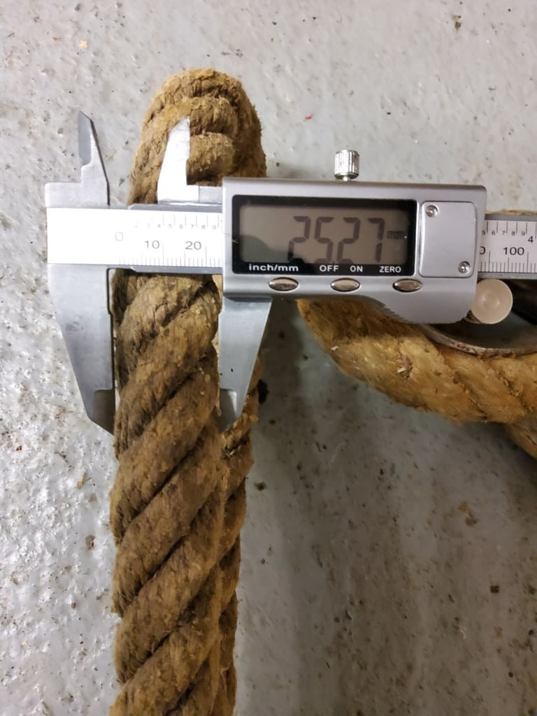 Heavy Duty Natural Rope Tow Rope with Heavy Shackle Approx 2m long & 25mm thick