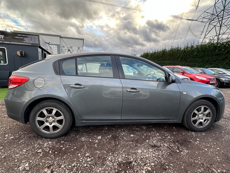 2012 Chevrolet Cruze 2.0 VCDi LT 5DR LOW MILEAGE DIESEL  HATCHBACK Diesel Manual
