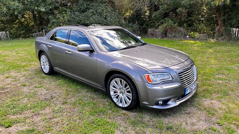 2012 Chrysler 300C 3.0 V6 CRD Executive 4dr Auto SALOON Diesel Automatic