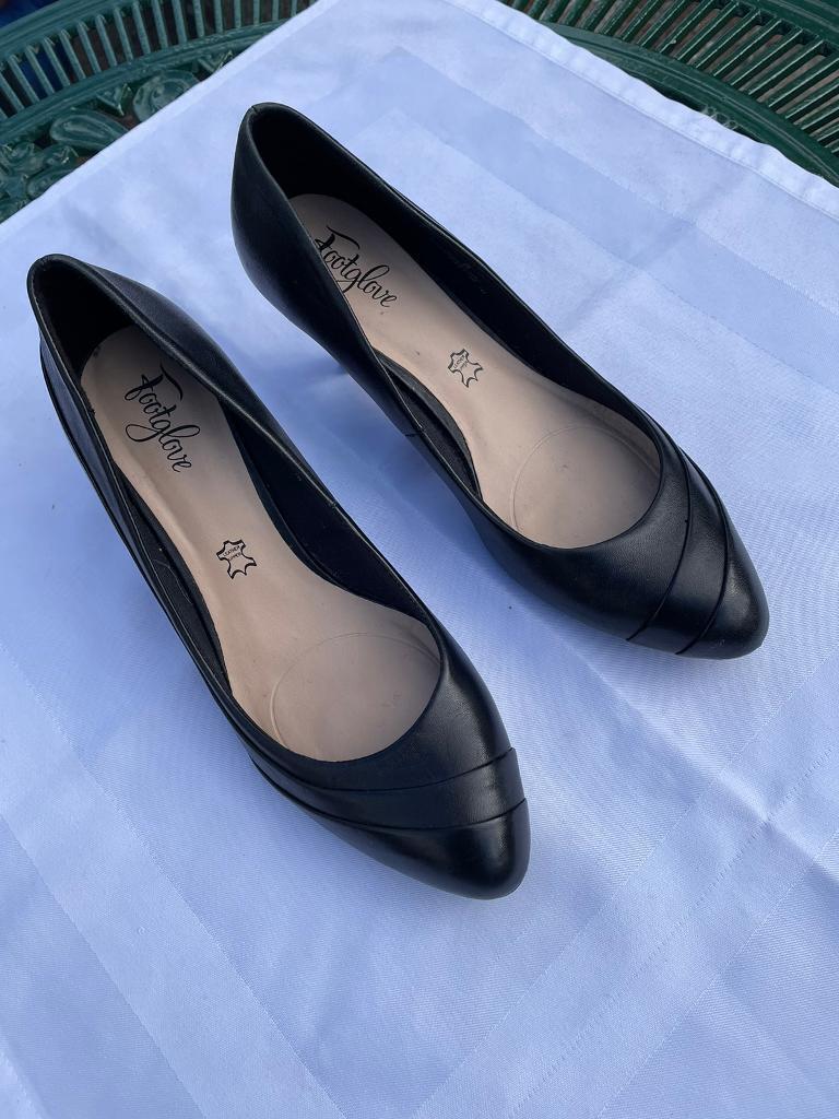 Ladies size -5 Footglove leather court shoes | in Bradwell, Norfolk |  Gumtree