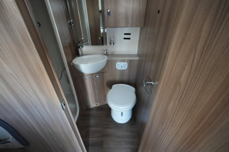 Swift TOSCANE 774 QB "LEFT HAND DRIVE" FIAT 4 BERTH 4 TRAVEL SEAT MOTORHOME