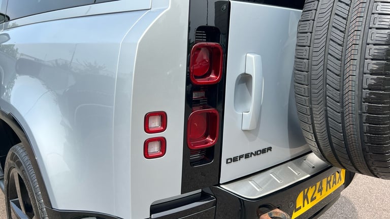 2024 Land Rover Defender 3.0 D300 X-Dynamic HSE 90 3dr Auto With Heated and