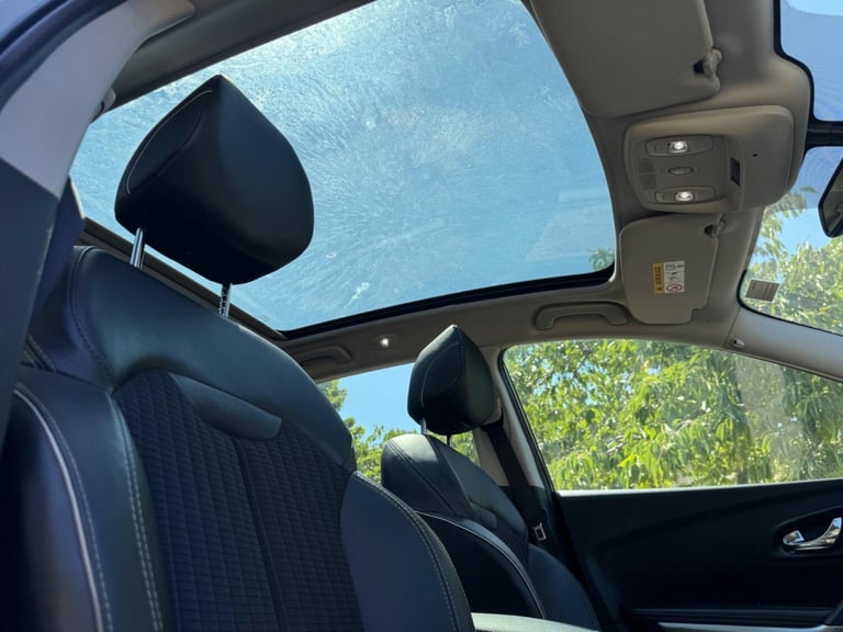 2017 Renault Kadjar 1.2 TCe Signature Nav Euro 6 (s/s) 5dr HATCHBACK Petrol Manual