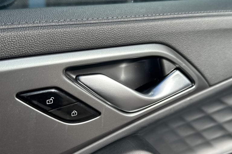 2024 MG MG HS 106288 Hatchback Petrol Automatic