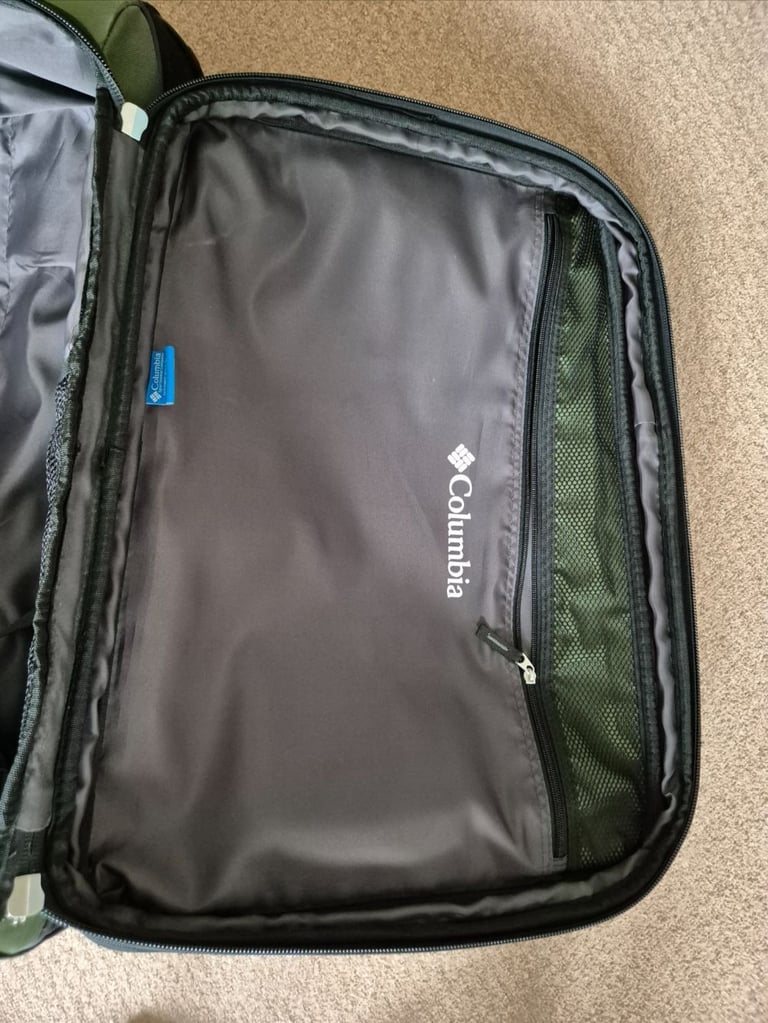 Columbia expandable 66cm tall x 40cm wide x 29cm deep multi-pocket wheeled