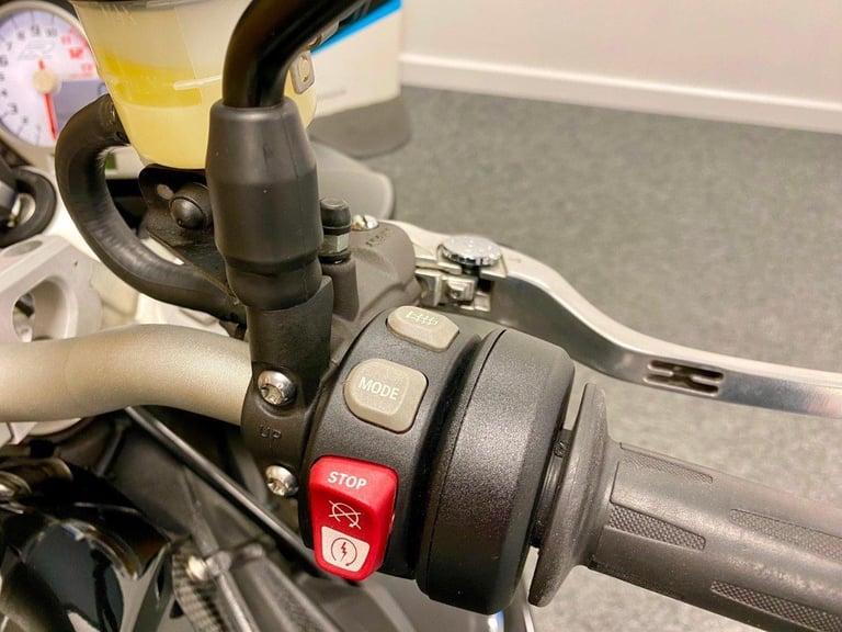 SUPERB 2016 BMW S1000R SPORT, ONLY 7173 MILES AND ONE OWNER, GREAT SPEC!