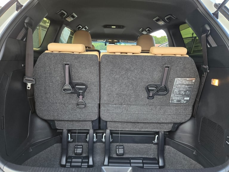 2017 Toyota Estima Aeras Premium leather pack  MPV Hybrid Electric Manual