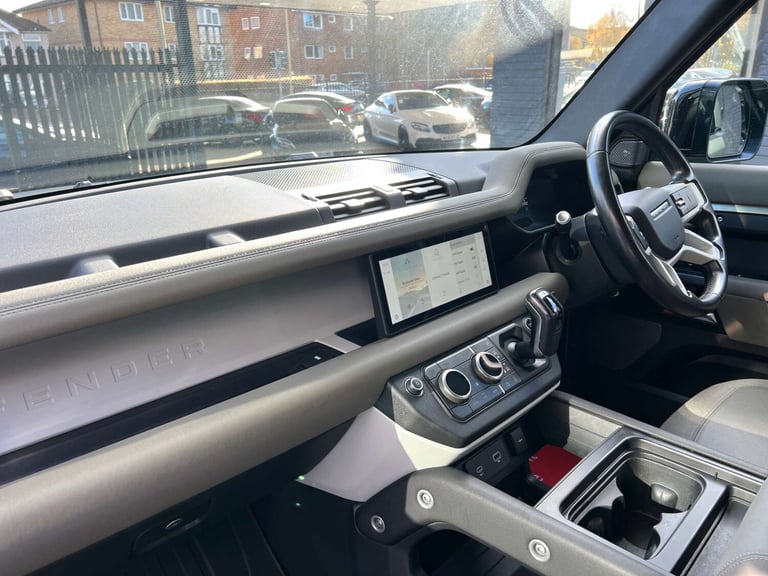 2020 Land Rover Defender 110 2.0 SD4 S SUV + BODYKIT + 22 ALLOYS + 5dr Diesel Auto 4WD Euro 6 (s/...