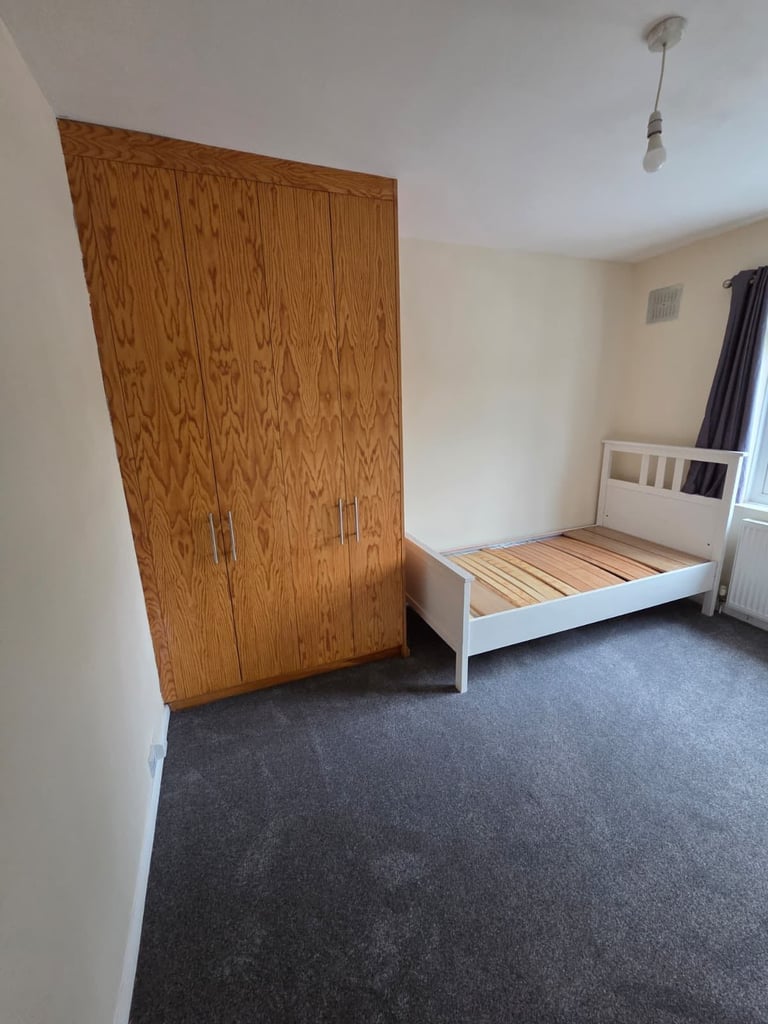 3 bed house Clifford rd Ruislip ha4 6pr