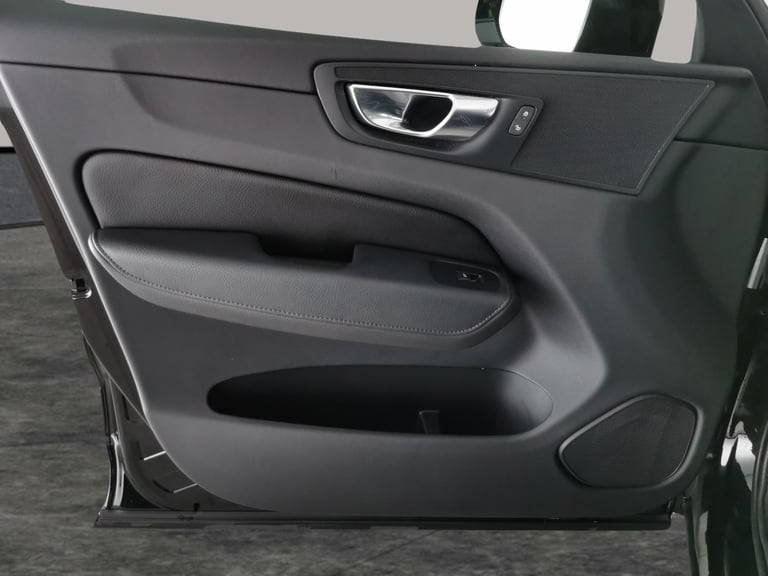 2019 Volvo XC60 2.0 D4 Momentum SUV 5dr Diesel Auto Euro 6 (s/s) (190 ps) - AUTO PARK - LED Suv D...